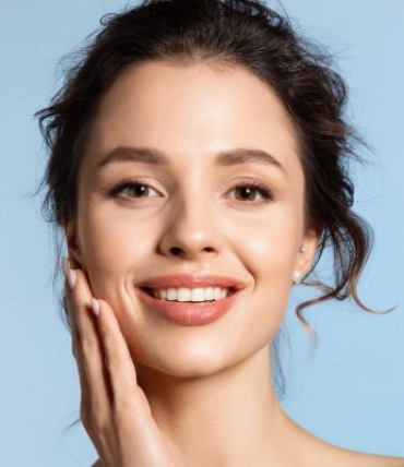 Gewohnheiten, die der Haut zu einem frischeren Aussehen verhelfen – ganz ohne Make-up