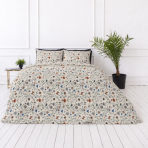 Bettwäsche Doppelbett "Countryside". Grüne Bettwäsche, 200x200 cm, 200x220 cm. Cremefarbenes bettwäsche-set mit kleinem mehrfarbigem wiesenblumen- und schmetterlingsmuster Bettwäsche Doppelbett "Countryside". Grüne Bettwäsche, 200x200 cm, 200x220 cm. Cremefarbenes bettwäsche-set mit kleinem mehrfarbigem wiesenblumen- und schmetterlingsmuster