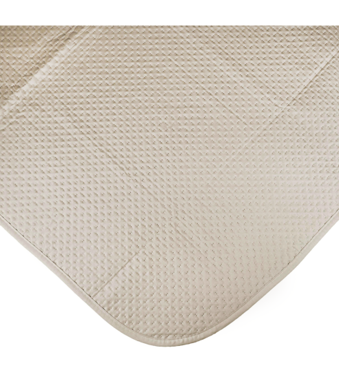 Tagesdecke „Cream trapuntino Bedspread“. Tagesdecken
