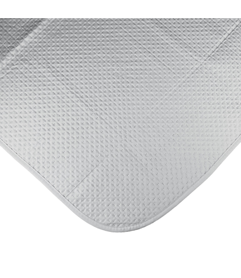 Tagesdecke „Grey trapuntino Bedspread“. Tagesdecken