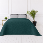 Tagesdecke „Bedspread Juniper“. Tagesdecken, 210x240 cm. Sattgrüne tagesdecke mit subtiler geometrischer reliefstruktur Tagesdecke „Bedspread Juniper“. Tagesdecken, 210x240 cm. Sattgrüne tagesdecke mit subtiler geometrischer reliefstruktur