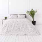 Bettwäsche set "Aubrielle". Bettwäsche 155x200, 135/140x200 cm, 150x200 cm, 155/160x200 cm, 180x200 cm, 200x200 cm, 200x220 cm, 220x240 cm. Helles bettwäsche-set mit pastellfarbenem blumenillustration Bettwäsche set "Aubrielle". Bettwäsche 155x200, 135/140x200 cm, 150x200 cm, 155/160x200 cm, 180x200 cm, 200x200 cm, 200x220 cm, 220x240 cm. Helles bettwäsche-set mit pastellfarbenem blumenillustration