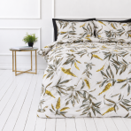 Bettwäsche set "Auric". Bettwäsche 155x200, 135/140x200 cm, 150x200 cm, 155/160x200 cm, 180x200 cm, 200x200 cm, 200x220 cm. Bettwäsche-set mit botanischem muster mit grünen und beigen blättern in einem modernen minimalistischen schlafzimmer