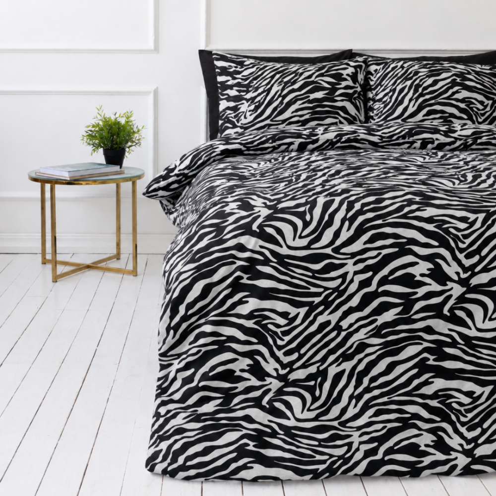 Bettwäsche set "Black Safari". Bettwäsche 155x200, 135/140x200 cm, 150x200 cm, 155/160x200 cm, 180x200 cm, 200x200 cm, 200x220 cm, 220x240 cm. Bettwäsche-set mit kontrastreichem schwarz-weißem zebra-design Bettwäsche set "Black Safari". Bettwäsche 155x200, 135/140x200 cm, 150x200 cm, 155/160x200 cm, 180x200 cm, 200x200 cm, 200x220 cm, 220x240 cm. Bettwäsche-set mit kontrastreichem schwarz-weißem zebra-design