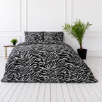 Bettwäsche set "Black Safari". Bettwäsche 155x200, 135/140x200 cm, 150x200 cm, 155/160x200 cm, 180x200 cm, 200x200 cm, 200x220 cm, 220x240 cm. Kontrastreiches schwarz-weißes bettwäsche-design mit wildem zebramuster Bettwäsche set "Black Safari". Bettwäsche 155x200, 135/140x200 cm, 150x200 cm, 155/160x200 cm, 180x200 cm, 200x200 cm, 200x220 cm, 220x240 cm. Kontrastreiches schwarz-weißes bettwäsche-design mit wildem zebramuster