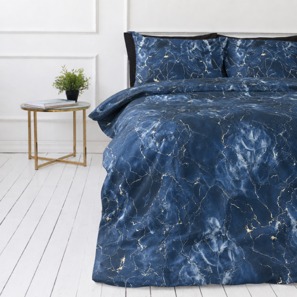 Bettwäsche set "Cosmic Blue". Bettwäsche 155x200, 135/140x200 cm, 150x200 cm, 155/160x200 cm, 180x200 cm, 200x200 cm, 200x220 cm, 220x240 cm. Stilvolle und moderne schlafzimmerdekoration mit marmor-muster. Bettwäsche set "Cosmic Blue". Bettwäsche 155x200, 135/140x200 cm, 150x200 cm, 155/160x200 cm, 180x200 cm, 200x200 cm, 200x220 cm, 220x240 cm. Stilvolle und moderne schlafzimmerdekoration mit marmor-muster.