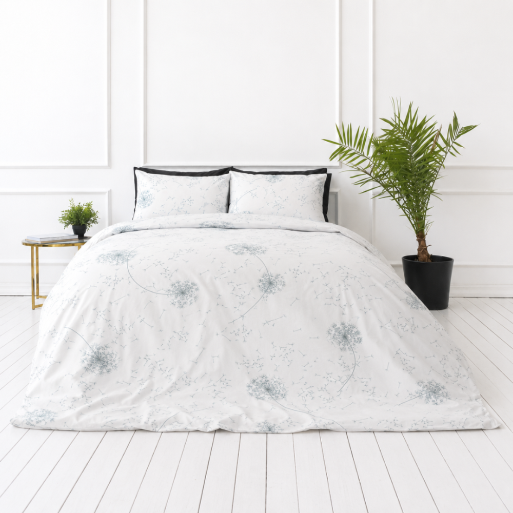 Bettwäsche set "Dandelion puff". Bettwäsche 155x200, 135/140x200 cm, 150x200 cm, 155/160x200 cm, 180x200 cm, 200x200 cm, 200x220 cm. Anmutiges weißes bettwäscheset mit silbernen pusteblumen, das ihrem schlafzimmer ein weiches und bezauberndes element verleiht.