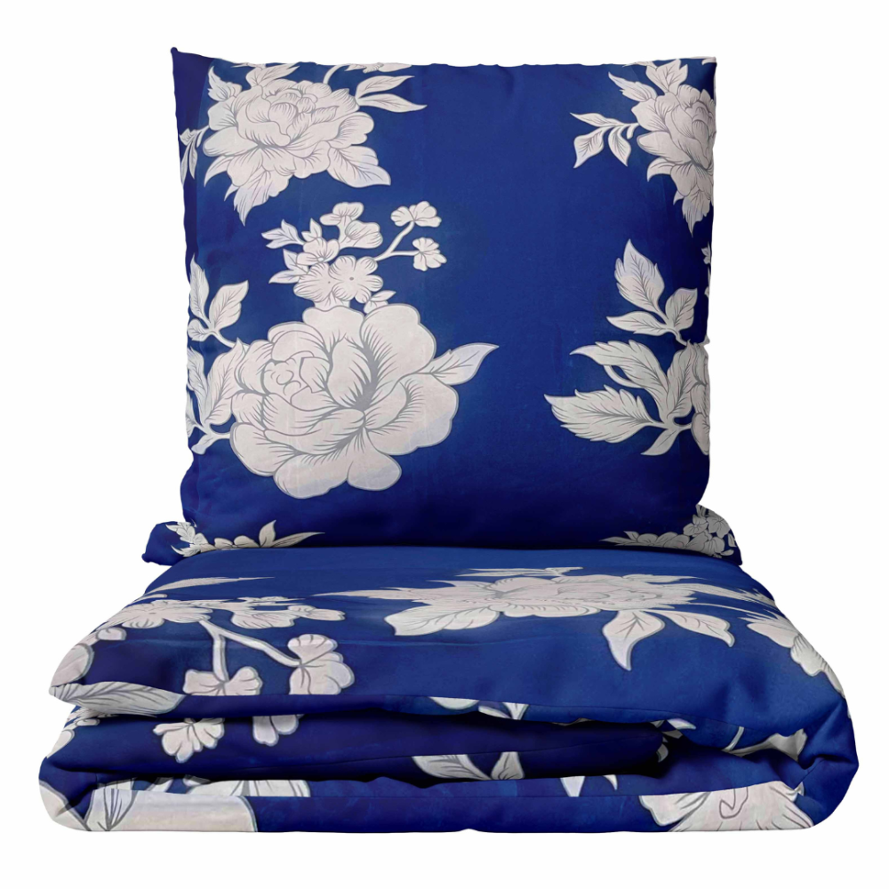 Bettwäsche set "Vast Blossom". Bettwäsche 140x200, 135/140x200 cm, 200x200 cm, 200x220 cm. Dunkelblaue bettwäsche mit übergroßen hellen blumen, die ein kühnes und elegantes blumendesign ergeben.