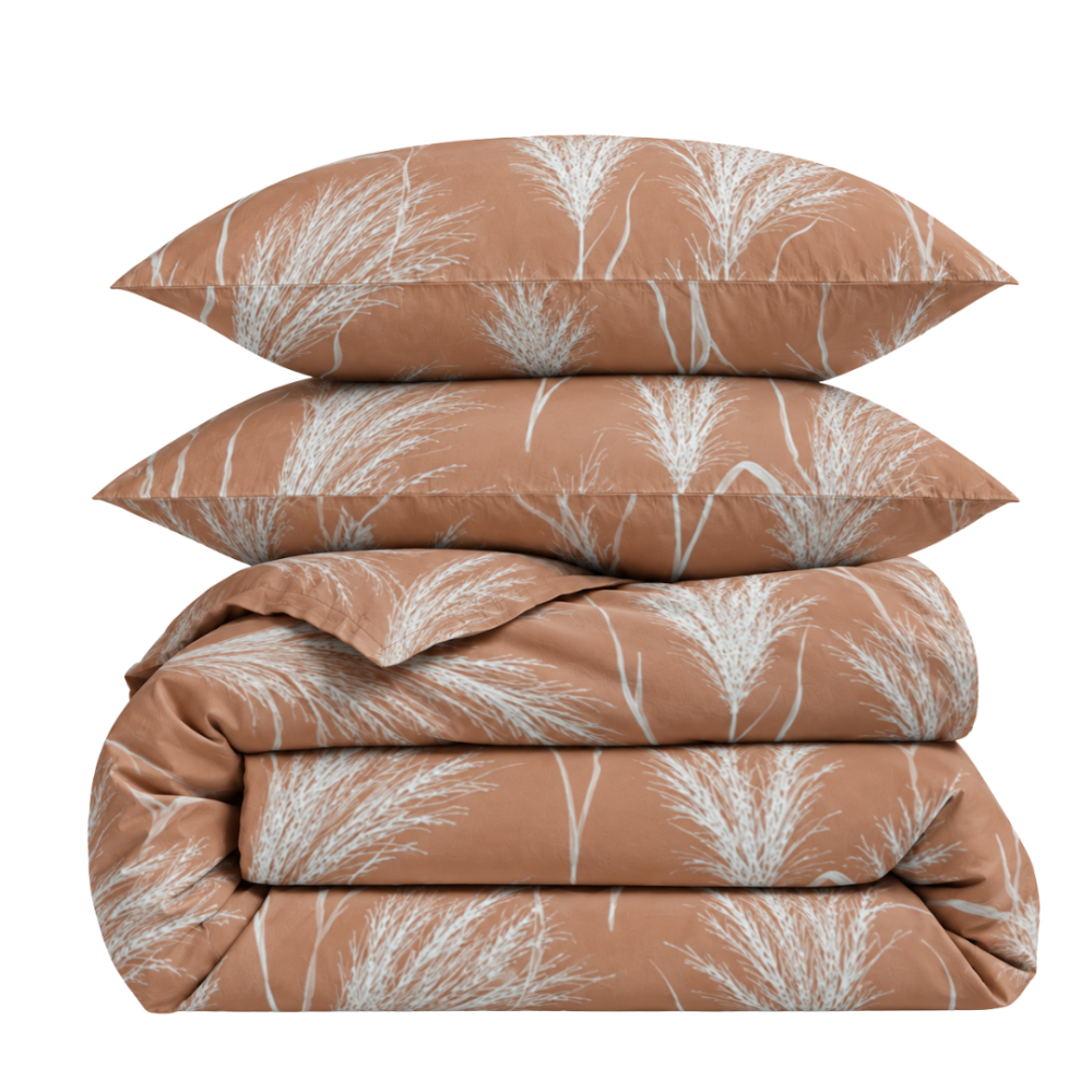 Bettwäsche set „Elara“. Bettwäsche 155x200, 135/140x200 cm, 155x220 cm, 160x200 cm, 180x200 cm, 200x200 cm, 200x220 cm, 220x240 cm. Braunpfirsichfarbenes bettwäsche-set mit weißen pflanzenmotiven Bettwäsche set „Elara“. Bettwäsche 155x200, 135/140x200 cm, 155x220 cm, 160x200 cm, 180x200 cm, 200x200 cm, 200x220 cm, 220x240 cm. Braunpfirsichfarbenes bettwäsche-set mit weißen pflanzenmotiven