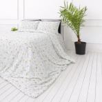 Bettwäsche set "Enigma". Bettwäsche 155x200, 100x140 cm, 135/140x200 cm, 150x200 cm, 155/160x200 cm, 180x200 cm, 200x200 cm, 200x220 cm, 220x240 cm. Minimalistisches weißes bettwäsche-set mit verstreuten gelben und grau getönten wildblumen-motiven.