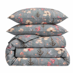 Bettwäsche set "Fleurine". Bettwäsche 155x200, 135/140x200 cm, 155x220 cm, 160x200 cm, 180x200 cm, 200x200 cm, 200x220 cm, 220x240 cm. Graues bettwäsche-set mit pastellfarbenen blumen und beerenmotiven Bettwäsche set "Fleurine". Bettwäsche 155x200, 135/140x200 cm, 155x220 cm, 160x200 cm, 180x200 cm, 200x200 cm, 200x220 cm, 220x240 cm. Graues bettwäsche-set mit pastellfarbenen blumen und beerenmotiven