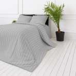 Bettwäsche set "Grey Stripes". Bettwäsche 135x200, 135/140x200 cm, 150x200 cm, 155/160x200 cm, 180x200 cm, 200x200 cm, 200x220 cm. Elegantes und schickes graues bettwäsche-set mit minimalistischem streifenmuster, das die ästhetik jedes raumes verbessert. Bettwäsche set "Grey Stripes". Bettwäsche 135x200, 135/140x200 cm, 150x200 cm, 155/160x200 cm, 180x200 cm, 200x200 cm, 200x220 cm. Elegantes und schickes graues bettwäsche-set mit minimalistischem streifenmuster, das die ästhetik jedes raumes verbessert.