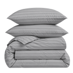 Bettwäsche set "Grey Stripes". Bettwäsche 135x200, 135/140x200 cm, 150x200 cm, 155/160x200 cm, 180x200 cm, 200x200 cm, 200x220 cm. Graues bettwäsche-set mit einem dezenten streifenmuster für einen zeitgemäßen und eleganten look in ihrem schlafzimmer. Bettwäsche set "Grey Stripes". Bettwäsche 135x200, 135/140x200 cm, 150x200 cm, 155/160x200 cm, 180x200 cm, 200x200 cm, 200x220 cm. Graues bettwäsche-set mit einem dezenten streifenmuster für einen zeitgemäßen und eleganten look in ihrem schlafzimmer.