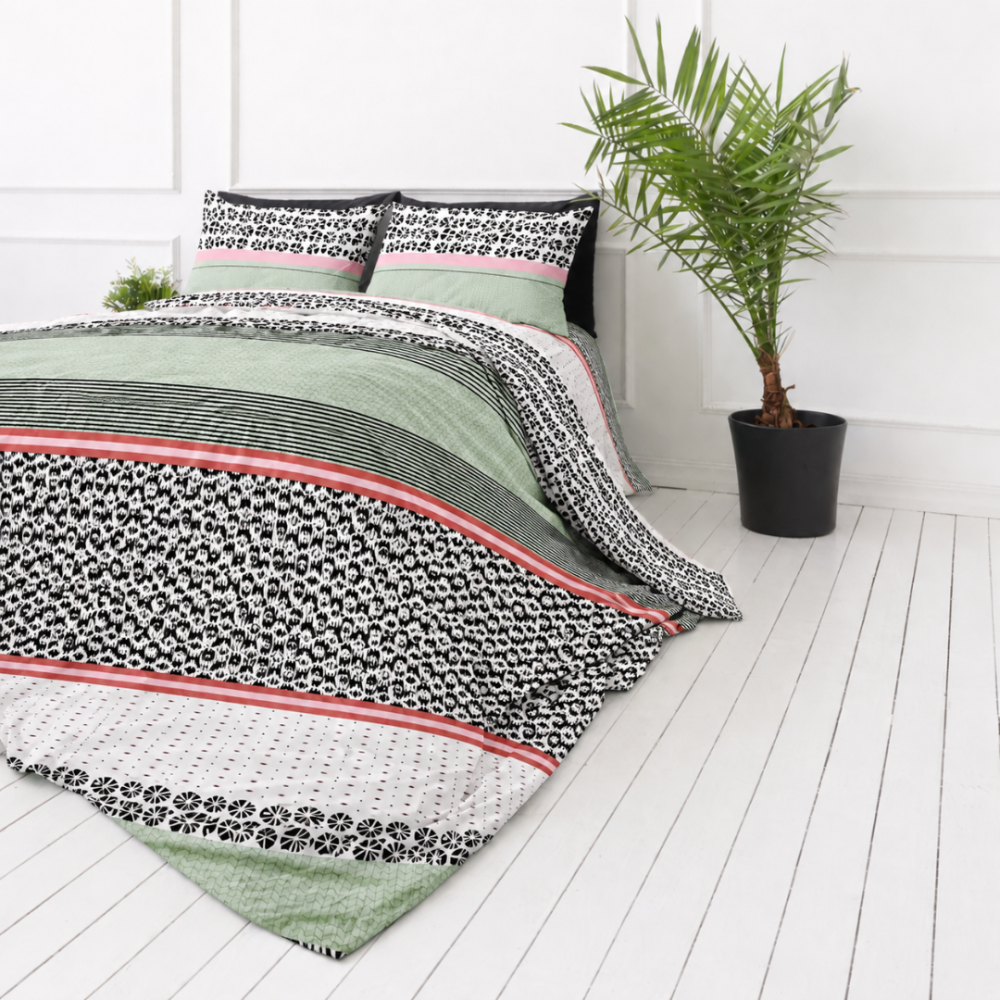 Bettwäsche set „Italy Wipe“. Grüne Bettwäsche, 135/140x200 cm, 200x200 cm, 200x220 cm. Ein farbenfrohes bettwäscheset mit einer mischung aus dunklen grün- und rosatönen, mit streifenmustern und kleinen dunklen und weißen kreisen für einen lustigen touch. Bettwäsche set „Italy Wipe“. Grüne Bettwäsche, 135/140x200 cm, 200x200 cm, 200x220 cm. Ein farbenfrohes bettwäscheset mit einer mischung aus dunklen grün- und rosatönen, mit streifenmustern und kleinen dunklen und weißen kreisen für einen lustigen touch.