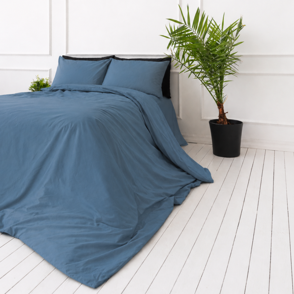 Bettwäsche set „Yale Blue“. Bettwäsche einfarbig, 135/140x200 cm, 150x200 cm, 155/160x200 cm, 180x200 cm, 200x200 cm, 200x220 cm, 220x240 cm. Bettwäsche in kräftigem yale-blau für ein modernes schlafzimmer. Bettwäsche set „Yale Blue“. Bettwäsche einfarbig, 135/140x200 cm, 150x200 cm, 155/160x200 cm, 180x200 cm, 200x200 cm, 200x220 cm, 220x240 cm. Bettwäsche in kräftigem yale-blau für ein modernes schlafzimmer.