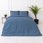 Bettwäsche set „Yale Blue“. Bettwäsche einfarbig, 135/140x200 cm, 150x200 cm, 155/160x200 cm, 180x200 cm, 200x200 cm, 200x220 cm, 220x240 cm. Ruhiges bettwäsche-design in stahlblau mit matter farbwirkung. Bettwäsche set „Yale Blue“. Bettwäsche einfarbig, 135/140x200 cm, 150x200 cm, 155/160x200 cm, 180x200 cm, 200x200 cm, 200x220 cm, 220x240 cm. Ruhiges bettwäsche-design in stahlblau mit matter farbwirkung.