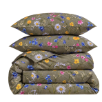 Bettwäsche set "Leafara". Bettwäsche 155x200, 135/140x200 cm, 150x200 cm, 155/160x200 cm, 180x200 cm, 200x200 cm, 200x220 cm, 220x240 cm. Grünes bettwäsche-set mit feinem muster von wiesenblumen. Bettwäsche set "Leafara". Bettwäsche 155x200, 135/140x200 cm, 150x200 cm, 155/160x200 cm, 180x200 cm, 200x200 cm, 200x220 cm, 220x240 cm. Grünes bettwäsche-set mit feinem muster von wiesenblumen.