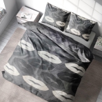 Bettwäsche set "Lipstick". Bettwäsche 140x200, 135/140x200 cm, 200x200 cm, 200x220 cm. Elegantes graues bettwäscheset mit hell- und dunkelgrauen lippenstiftmustern, die ein einzigartiges und modisches flair in ihren raum bringen.