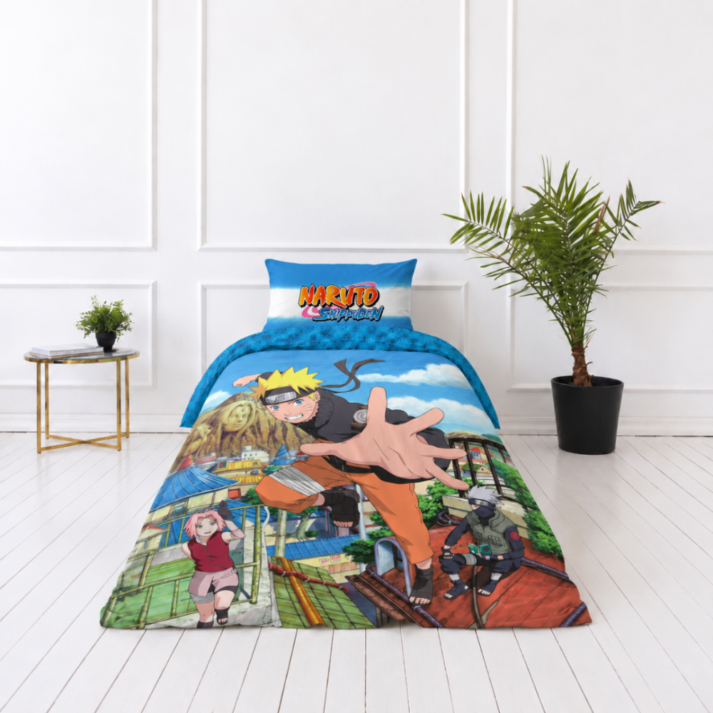 Bettwäsche set "Naruto“. Kinderbettwäsche, 135x200 cm. Blaue bettwäscheseite mit einem sich wiederholenden muster aus dunklen spiralen. Bettwäsche set "Naruto“. Kinderbettwäsche, 135x200 cm. Blaue bettwäscheseite mit einem sich wiederholenden muster aus dunklen spiralen.