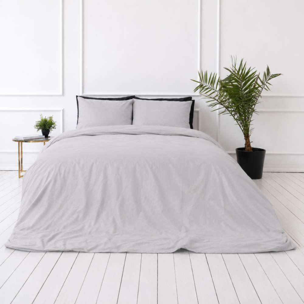 Bettwäsche set „Nimbus“. Bettwäsche 135x200, 135/140x200 cm, 200x200 cm, 200x220 cm. Elegantes hellgraues bettwäscheset, das ihrem schlafzimmer einen hauch von raffinesse und vielseitigkeit verleiht.