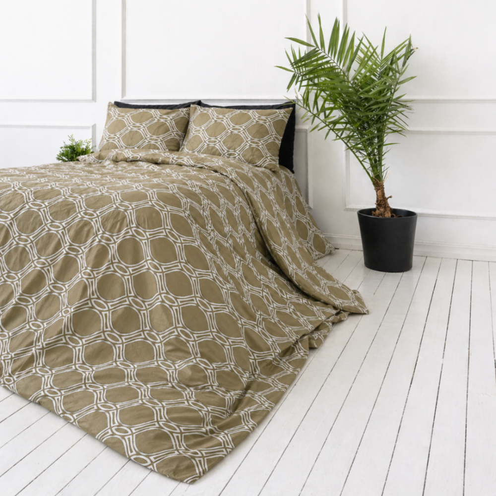 Bettwäsche set "Olive Orbit". Bettwäsche 155x200, 135/140x200 cm, 150x200 cm, 155/160x200 cm, 180x200 cm, 200x200 cm, 200x220 cm, 220x240 cm. Modernes design mit ovalen motiven in grün-weiß-kombination Bettwäsche set "Olive Orbit". Bettwäsche 155x200, 135/140x200 cm, 150x200 cm, 155/160x200 cm, 180x200 cm, 200x200 cm, 200x220 cm, 220x240 cm. Modernes design mit ovalen motiven in grün-weiß-kombination