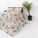 Bettwäsche set "Ophelia". Bettwäsche 155x200, 135/140x200 cm, 150x200 cm, 155/160x200 cm, 180x200 cm, 200x200 cm, 200x220 cm, 220x240 cm. Rote mohnblumen, blaue kornblumen und weiße margeriten auf dem weißen hintergrund der bettwäsche. Bettwäsche set "Ophelia". Bettwäsche 155x200, 135/140x200 cm, 150x200 cm, 155/160x200 cm, 180x200 cm, 200x200 cm, 200x220 cm, 220x240 cm. Rote mohnblumen, blaue kornblumen und weiße margeriten auf dem weißen hintergrund der bettwäsche.