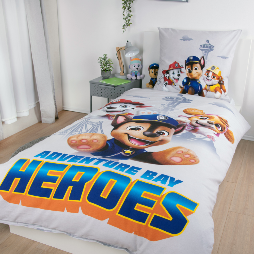 Bettwäsche set "Paw Patrol". Kinderbettwäsche, 135x200 cm. Helles bettwäsche-set mit „paw patrol“-helden und turmmotiv. Bettwäsche set "Paw Patrol". Kinderbettwäsche, 135x200 cm. Helles bettwäsche-set mit „paw patrol“-helden und turmmotiv.