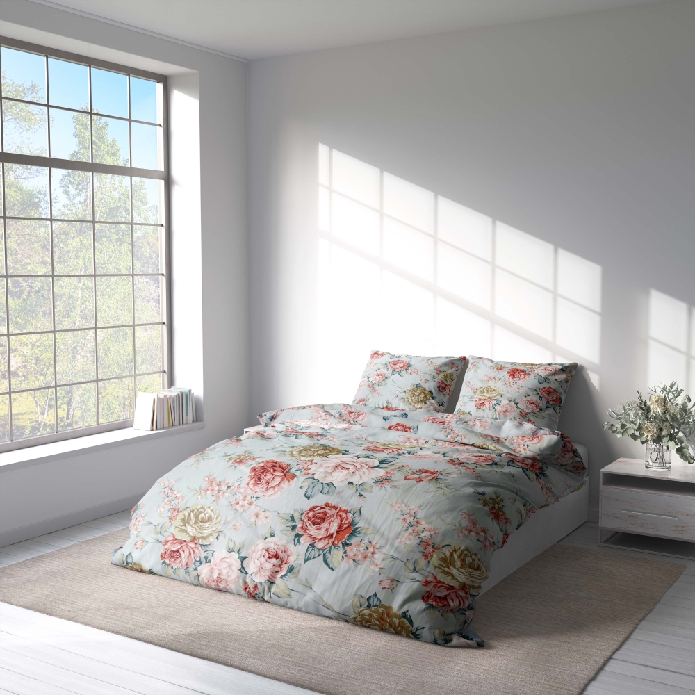 Bettwäsche set "Peony". Bettwäsche 140x200, 135/140x200 cm, 200x200 cm, 200x220 cm. Elegantes pfingstrosenbeet auf bläulichem hintergrund mit rosa und sandfarbenen tönen.