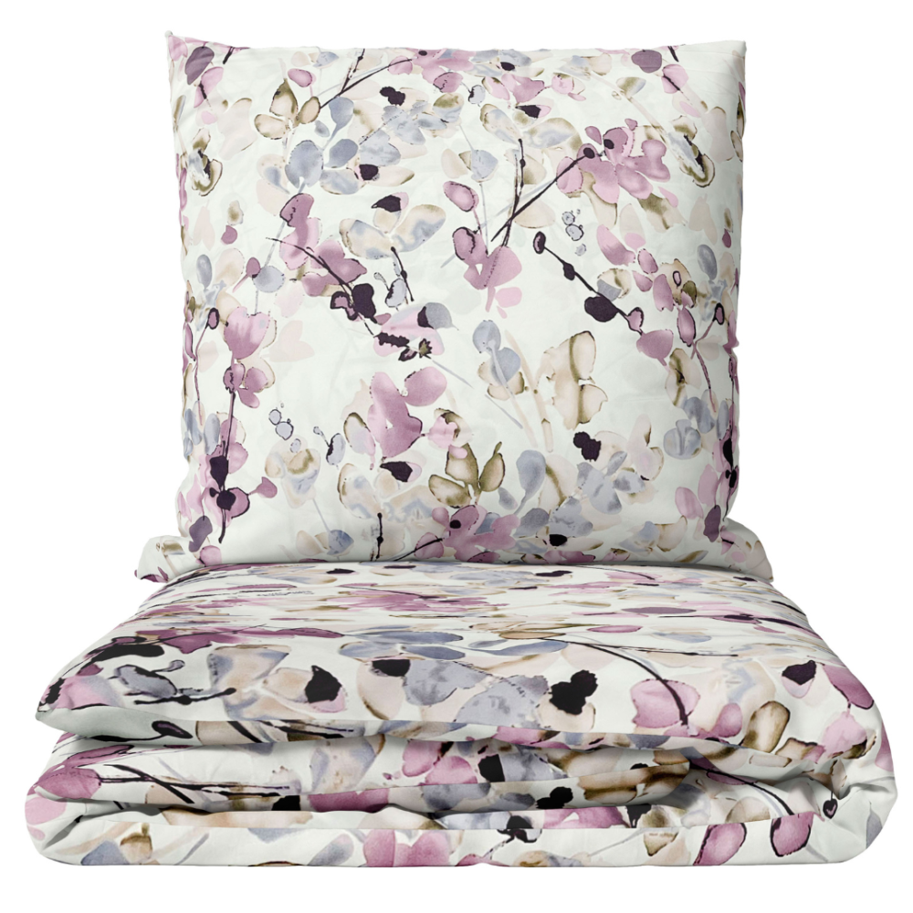 Bettwäsche set "Serene Leaves". Bettwäsche 140x200, 135/140x200 cm, 200x200 cm, 200x220 cm. Bettwäscheset mit lila, rosa und sandfarbenem blättermuster auf weißem hintergrund.