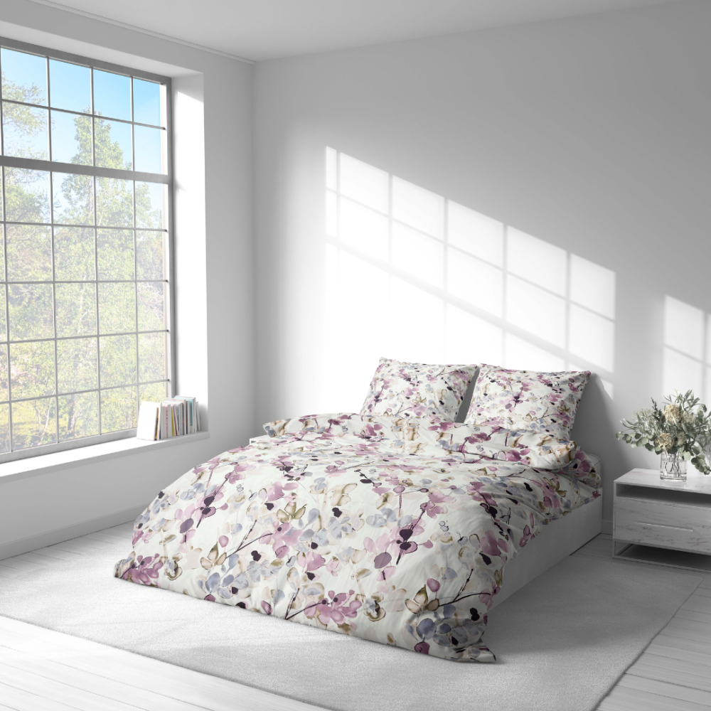 Bettwäsche set "Serene Leaves". Bettwäsche 140x200, 135/140x200 cm, 200x200 cm, 200x220 cm. Bettwäsche-set mit grünlich-grauen blattmustern auf weißem hintergrund.