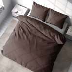 Bettwäsche set „Shaved chocolat“. Bettwäsche für Hotels, 135/140x200 cm, 200x200 cm, 200x220 cm. Kühnes dunkelbraunes bettwäscheset, das ihrem schlafplatz ein gefühl von tiefe und reichtum verleiht.