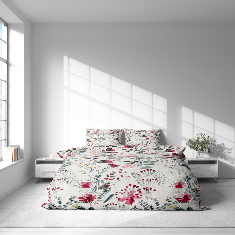 Bettwäsche set "Sparkling Flowers". Bettwäsche 140x200, 135/140x200 cm, 200x200 cm, 200x220 cm. Bettwäsche‑set mit zartem aquarell‑blumenmotiv auf pastellfarbenem hintergrund.