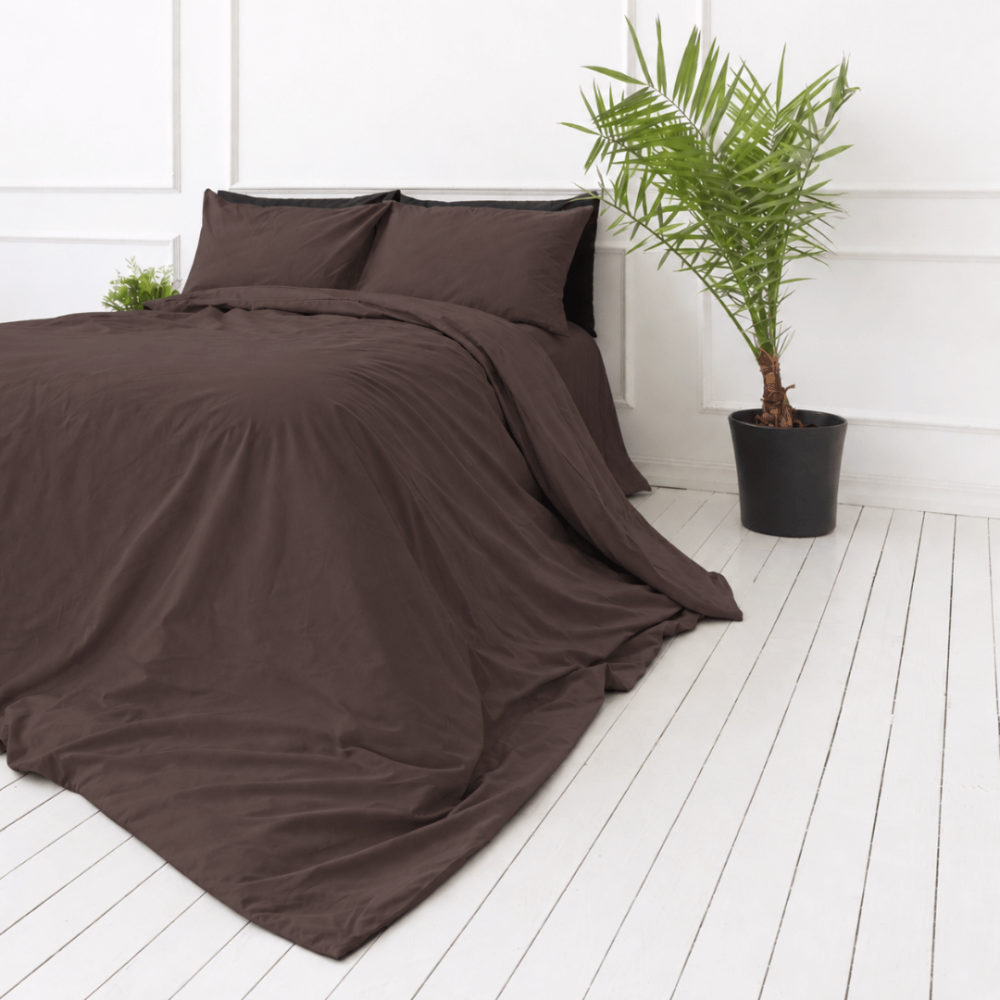 Bettwäsche set "Stucco". Bettwäsche einfarbig, 135/140x200 cm, 155x220 cm, 160x200 cm, 180x200 cm, 200x200 cm, 200x220 cm, 220x240 cm. Einfarbige schokoladenbraune kissenbezüge ohne dekorative motive. Bettwäsche set "Stucco". Bettwäsche einfarbig, 135/140x200 cm, 155x220 cm, 160x200 cm, 180x200 cm, 200x200 cm, 200x220 cm, 220x240 cm. Einfarbige schokoladenbraune kissenbezüge ohne dekorative motive.