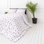Bettwäsche set "Tulips". Bettwäsche 155x200, 135/140x200 cm, 155x220 cm, 160x200 cm, 180x200 cm, 200x200 cm, 200x220 cm, 220x240 cm. Weiße kissenbezüge mit fliederfarbenen tulpen und bräunlichen stielen. Bettwäsche set "Tulips". Bettwäsche 155x200, 135/140x200 cm, 155x220 cm, 160x200 cm, 180x200 cm, 200x200 cm, 200x220 cm, 220x240 cm. Weiße kissenbezüge mit fliederfarbenen tulpen und bräunlichen stielen.