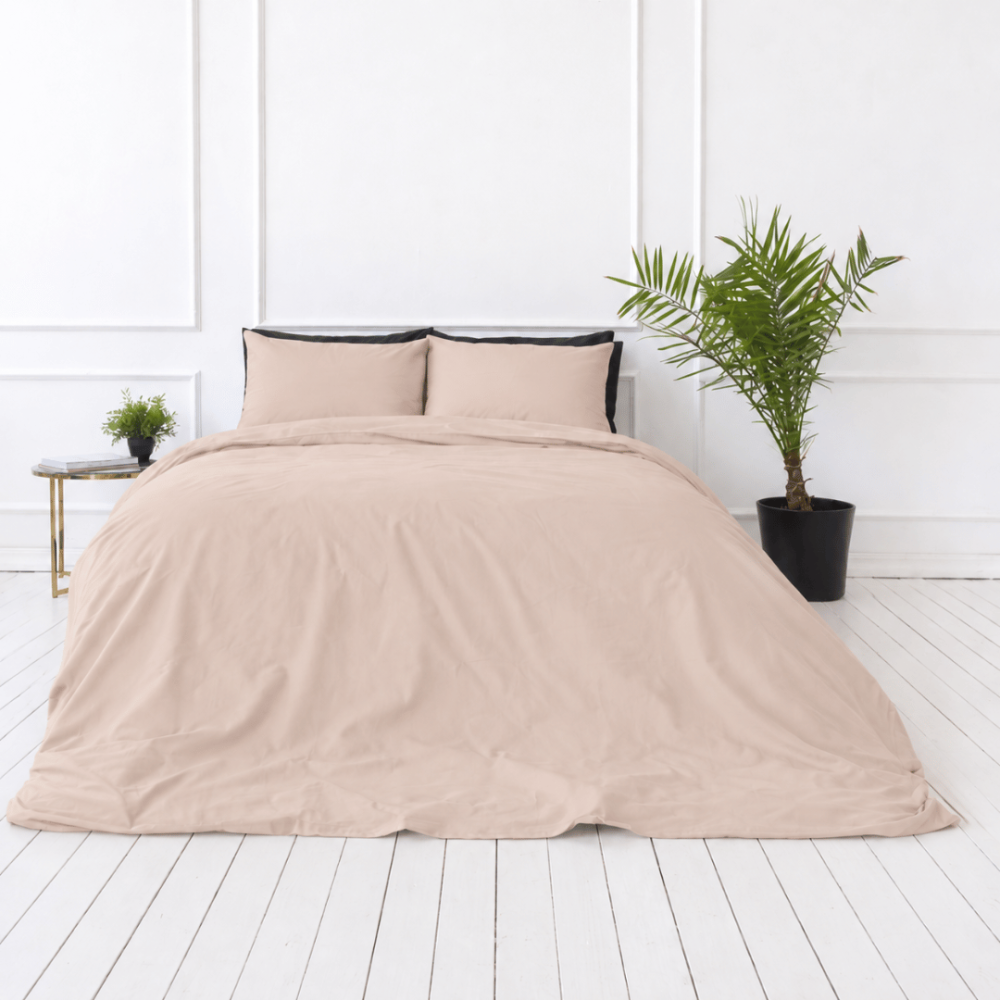 Perkal Bettwäsche „Classic Coffee Percale“. Bettwäsche 150x200, 135/140x200 cm, 155x220 cm, 160x200 cm, 180x200 cm, 200x200 cm, 200x220 cm, 220x240 cm. Einfarbige rosabeige kissenbezüge ohne dekorative motive.