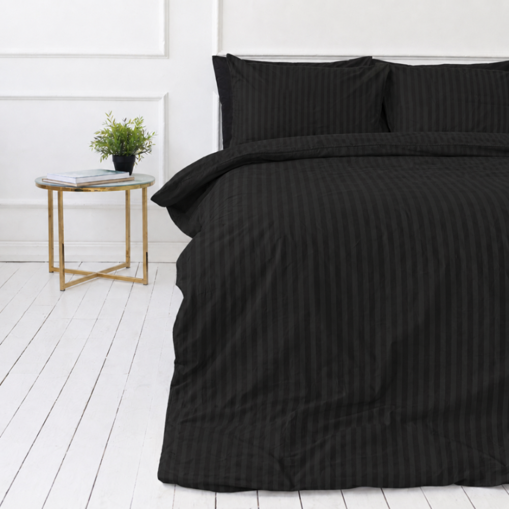 Premium satin bettwäsche set "Black Stripe Sateen“. Bettwäsche 135x200, 135/140x200 cm, 200x200 cm. Baumwoll-set in schwarz mit feinen streifen.