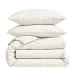 Premium satin bettwäsche set "Snow White Stripe Sateen". Mako Satin Bettwäsche, 135/140x200 cm, 155x220 cm, 160x200 cm, 180x200 cm, 200x200 cm, 200x220 cm, 220x240 cm. Cremeweißes bettwäsche-set mit einem dezenten streifenmuster.
