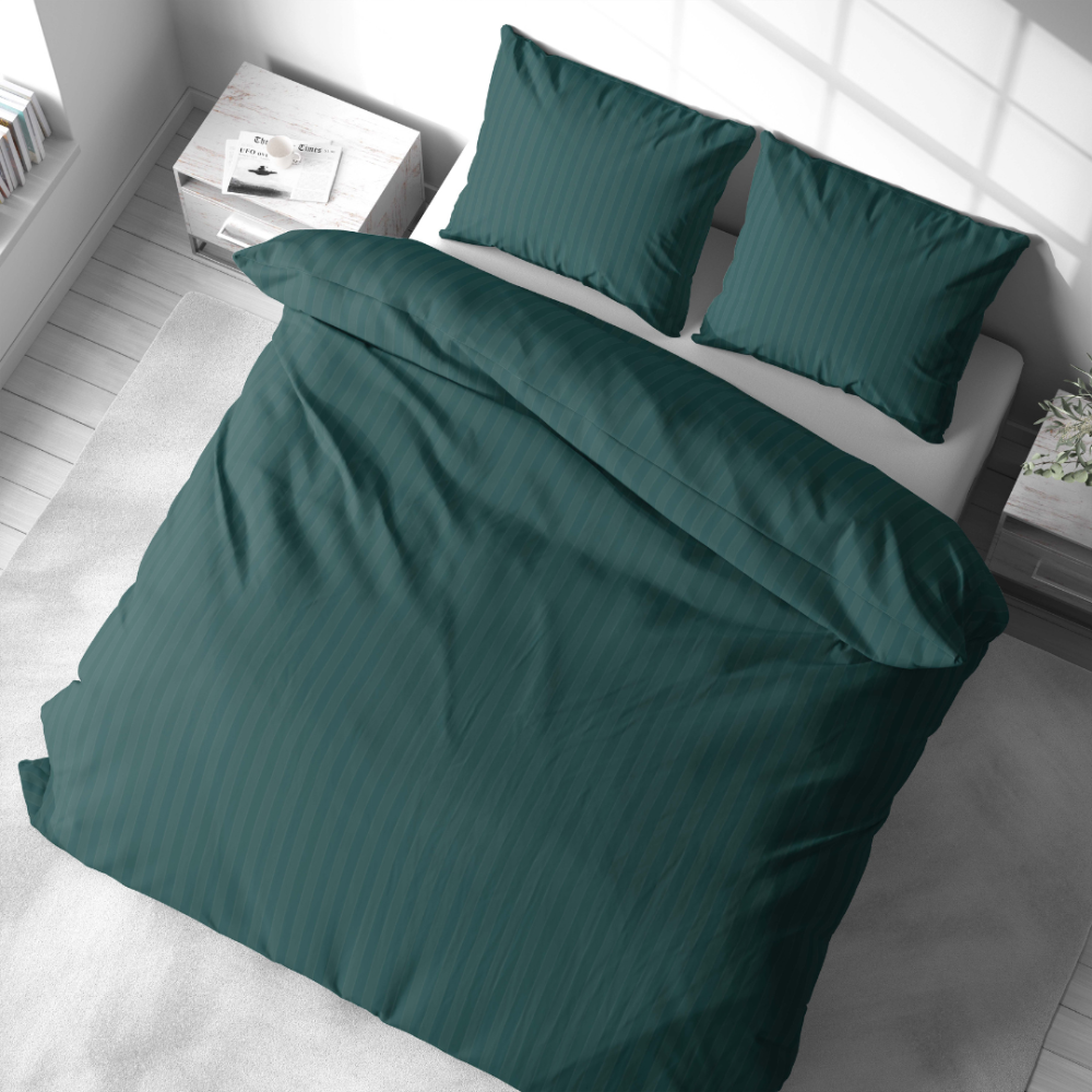 Premium satin bettwäsche set "Green Stripe Satin“. Bettwäsche aus Satin, 135/140x200 cm, 200x200 cm. Luxuriöses tiefgrünes bettwäsche-set mit dünnen streifen.