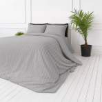 Premium satin bettwäsche set "Silver Stripe Sateen". Bettwäsche 150x200, 135/140x200 cm, 150x200 cm, 155/160x200 cm, 180x200 cm, 200x200 cm, 200x220 cm, 220x240 cm. Hellgraue bettwäsche mit eleganten ton-in-ton-streifen