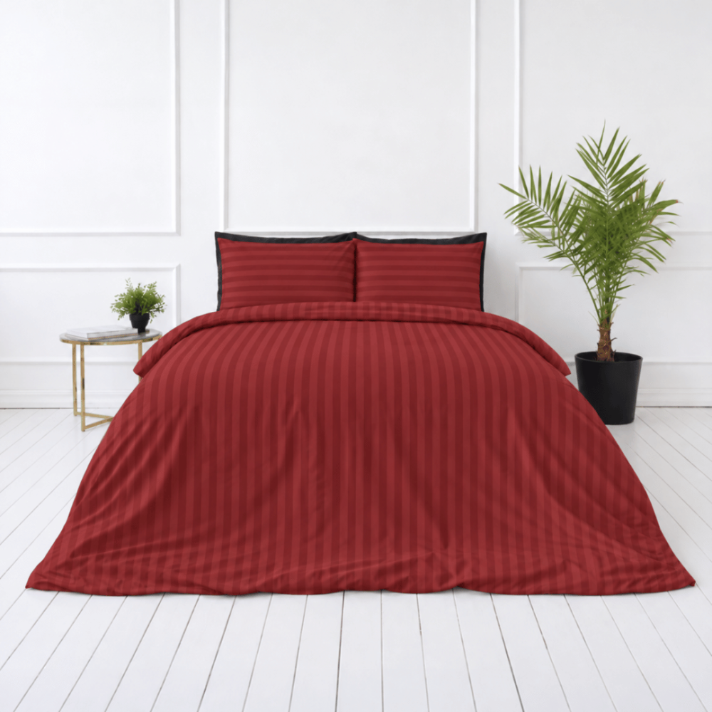 Premium satin bettwäsche set "Sun-dried Tomato Stripe Sateen". Mako Satin Bettwäsche, 135/140x200 cm, 155x220 cm, 160x200 cm, 180x200 cm, 200x200 cm, 200x220 cm, 220x240 cm. Kissenbezüge in sattem rot mit horizontalen streifen. Premium satin bettwäsche set "Sun-dried Tomato Stripe Sateen". Mako Satin Bettwäsche, 135/140x200 cm, 155x220 cm, 160x200 cm, 180x200 cm, 200x200 cm, 200x220 cm, 220x240 cm. Kissenbezüge in sattem rot mit horizontalen streifen.