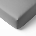 Satin Bettlaken „Silver glow“. Bettlaken, 150x220 cm, 200x220 cm, 220x260 cm. Schlichtes silbernes bettlaken, perfekt für eine moderne und raffinierte schlafzimmerästhetik.