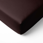 Satin Bettlaken „Chesnut glow“. Bettlaken, 150x220 cm, 200x220 cm, 220x260 cm. Luxuriöses dunkelrotes bettlaken, das hilft, ein elegantes schlafzimmer zu gestalten