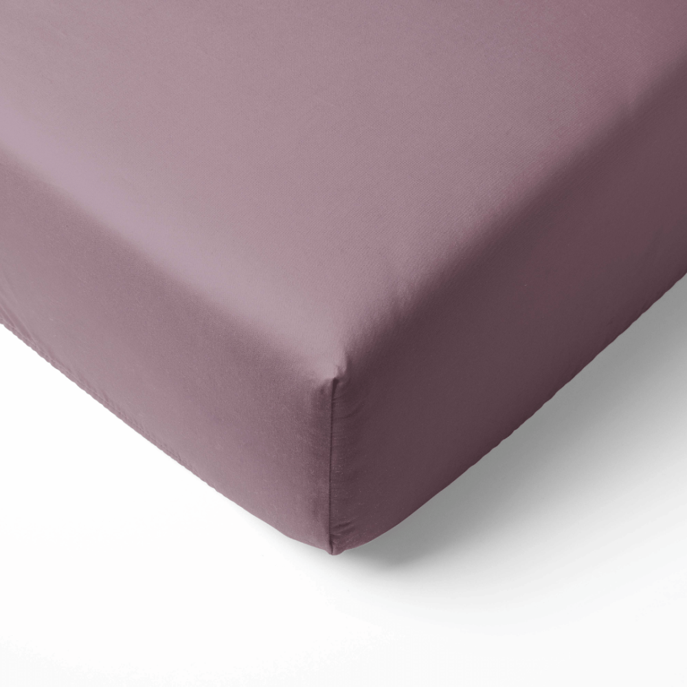 Satin Spannbettlaken „Grape Sateen“. Spannbettlaken 160x200, 90x200 cm, 135/140x200 cm, 160x200 cm, 180x200 cm. Graurosa spannbettlaken mit einem dezenten violetten unterton.