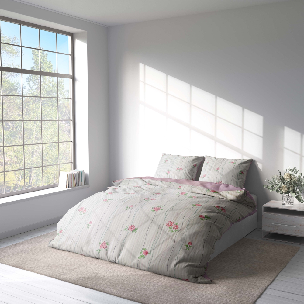 Satin bettwäsche set "Charming". Bettwäsche aus Satin, 135/140x200 cm, 200x200 cm, 200x220 cm. Raffinierte weiße bettwäsche mit rosa rosen und zarten blumen verziert.