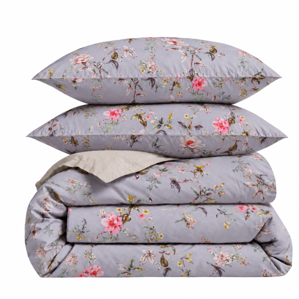 Satin bettwäsche set "Daphne". Bettwäsche 135x200, 135/140x200 cm, 200x200 cm, 200x220 cm. Grau-violette bettwäsche mit zartem rosa, weißem und grünem blumenmuster Satin bettwäsche set "Daphne". Bettwäsche 135x200, 135/140x200 cm, 200x200 cm, 200x220 cm. Grau-violette bettwäsche mit zartem rosa, weißem und grünem blumenmuster