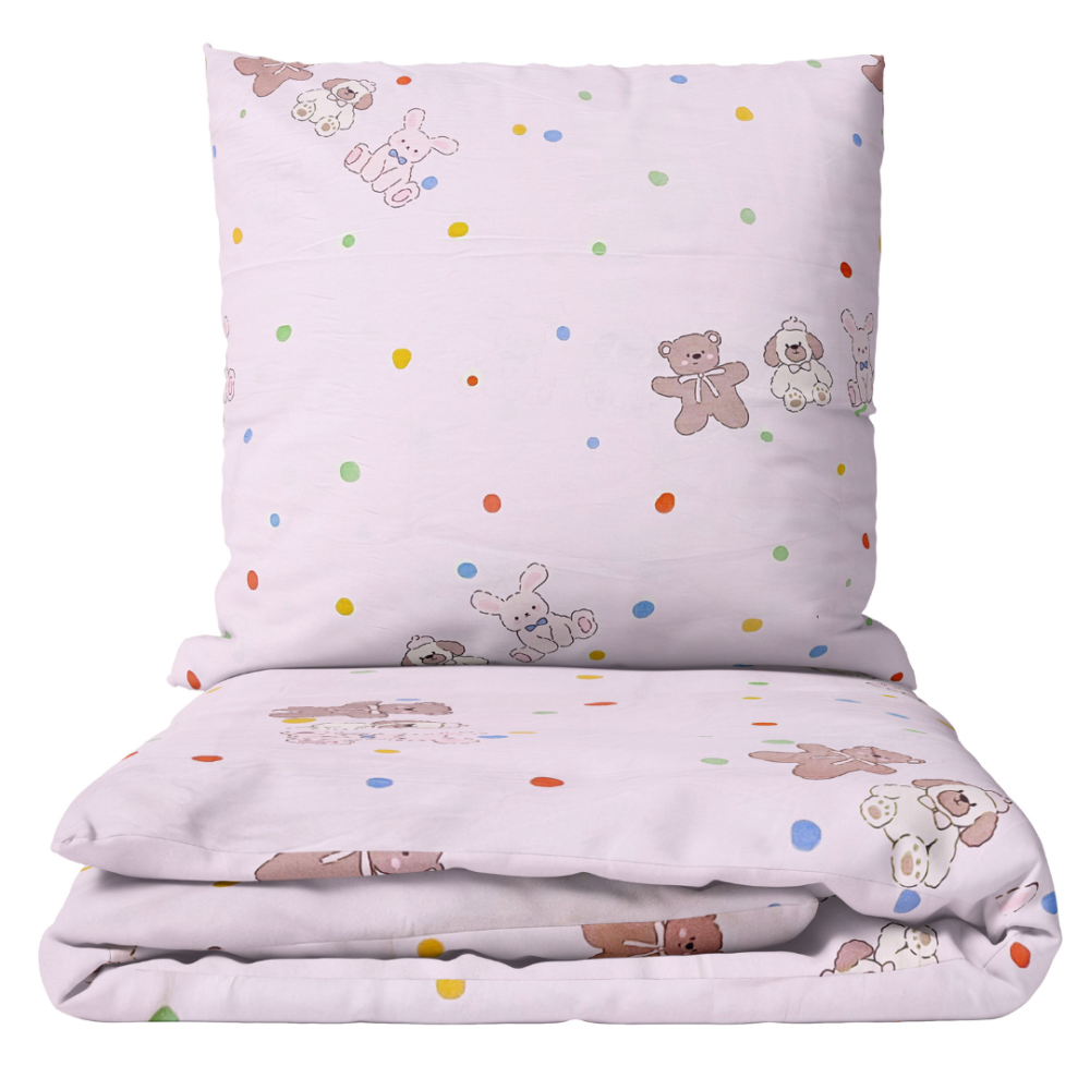 Premium satin bettwäsche set "Dreamy Dots". Bettwäsche aus Satin, 135/140x200 cm. Helles rosa bettwäscheset mit niedlichen bären, hasen und hunden, verziert mit bunten punkten in gelb, grün, blau und rot.
