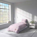 Premium satin bettwäsche set "Dreamy Dots". Bettwäsche aus Satin, 135/140x200 cm. Fröhliches kinder-bettwäscheset in rosa mit niedlichen tieren und bunten punkten für einen lustigen und lebendigen schlafzimmer-look.