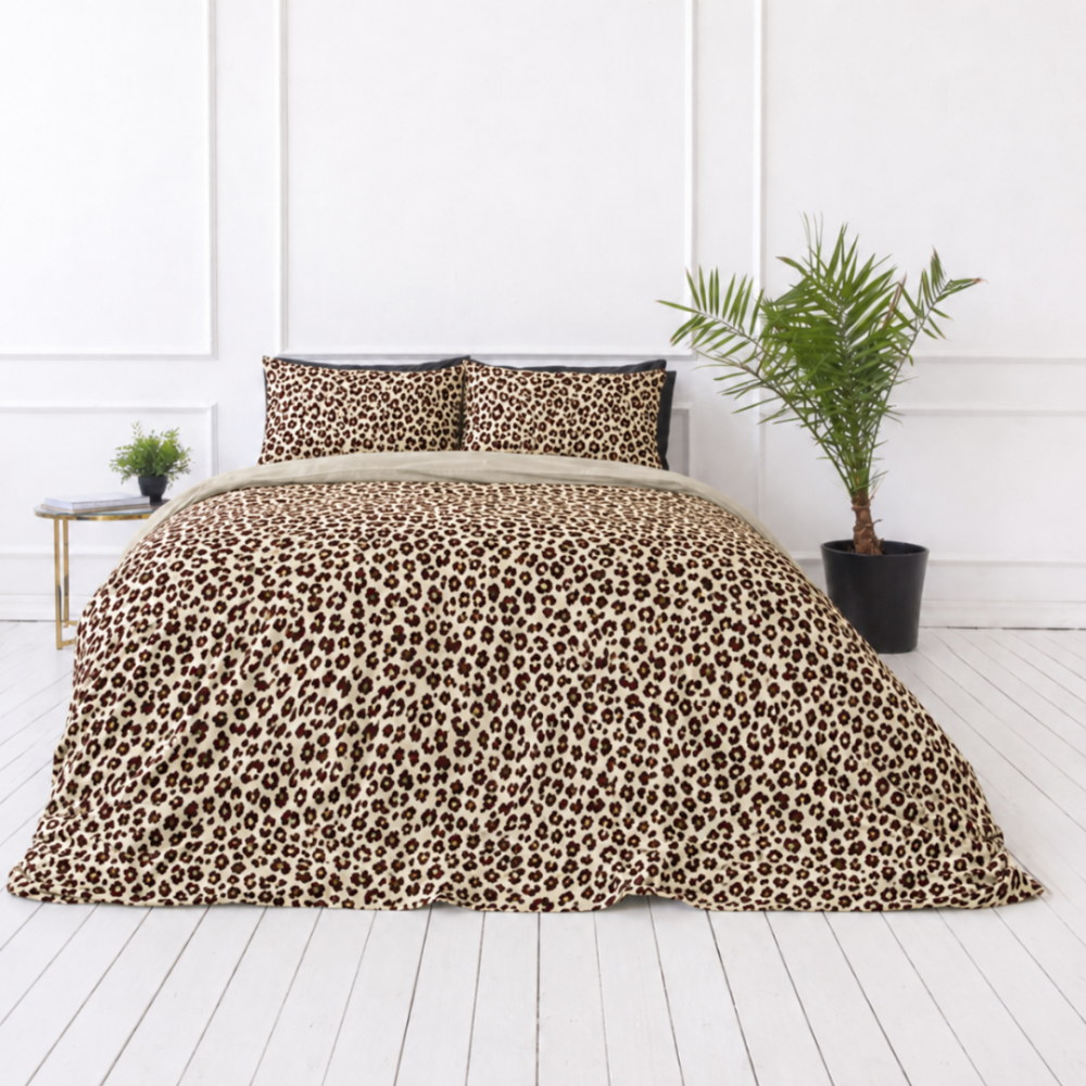 Satin bettwäsche set "Exotic Leopard". Bettwäsche 135x200, 135/140x200 cm, 200x200 cm, 200x220 cm. Baumwollsatin-bettwäsche mit tiermuster auf hellem grund Satin bettwäsche set "Exotic Leopard". Bettwäsche 135x200, 135/140x200 cm, 200x200 cm, 200x220 cm. Baumwollsatin-bettwäsche mit tiermuster auf hellem grund