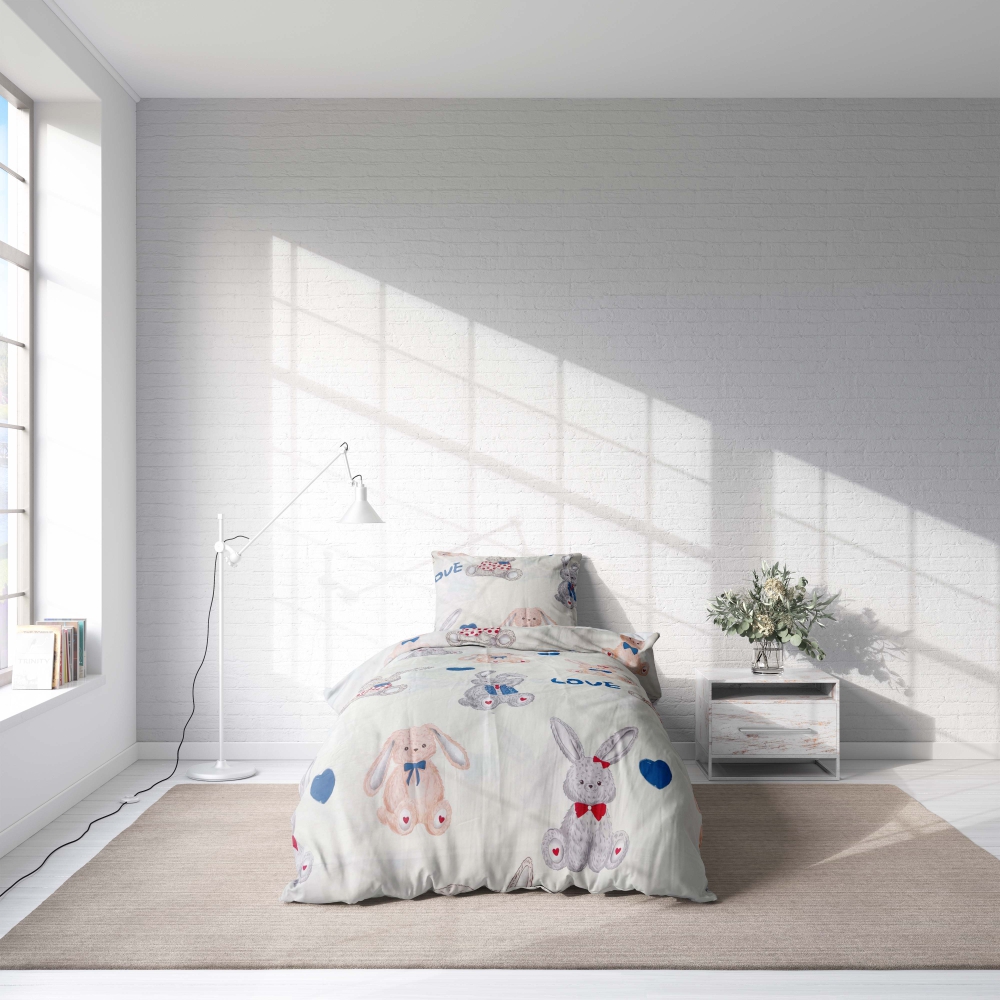 Premium satin bettwäsche set "Hare". Bettwäsche aus Satin, 135/140x200 cm. Niedliches kinderbettwäsche-set in einer weichen, hellen farbe mit grauen und hellbraunen kaninchen, ideal für einen lustigen und gemütlichen schlafplatz.