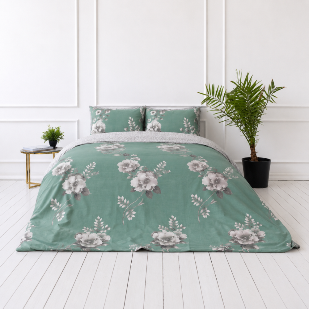 Satin bettwäsche set "Sage Whisper". Gemusterte Bettwäsche, 135/140x200 cm, 150x200 cm, 155/160x200 cm, 180x200 cm, 200x200 cm, 200x220 cm. Erfrischendes grünes bettwäscheset mit grauen blumen und blättern, perfekt für ein beruhigendes schlafzimmerambiente. Satin bettwäsche set "Sage Whisper". Gemusterte Bettwäsche, 135/140x200 cm, 150x200 cm, 155/160x200 cm, 180x200 cm, 200x200 cm, 200x220 cm. Erfrischendes grünes bettwäscheset mit grauen blumen und blättern, perfekt für ein beruhigendes schlafzimmerambiente.